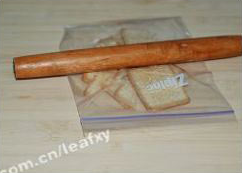 家庭自制核桃仁糖雪球的做法