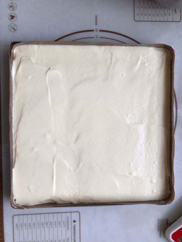 榴莲奶油O型蛋糕卷：