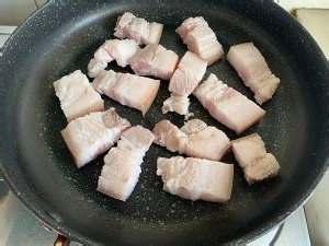 怎么做超级好吃的笋干焖五花肉