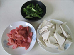 香肠炒千叶豆腐
