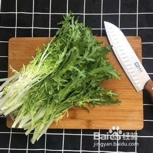 教你怎么做苦菊拌馓子