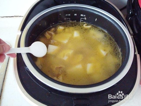 如何制作莲藕炖鸡