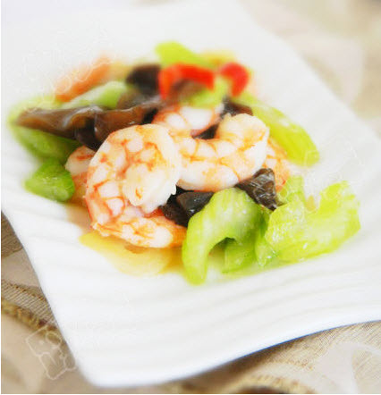 西芹炒虾仁做法