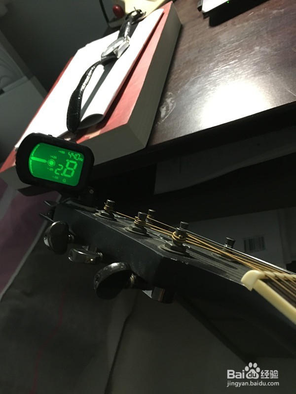 吉他音不准?如何调音之一:利用调音器