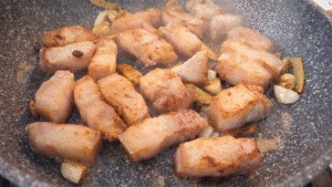 教你怎么做五花肉炒牛肝菌