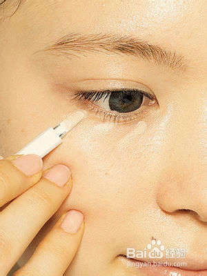 学会正确遮瑕 让5部位清新无瑕