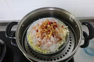 蒜蓉粉丝蒸鱼怎么做