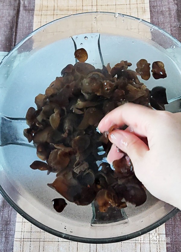 木耳蒸鸡翅怎么做