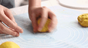 怎样制作美味的咖喱土豆培根小圆面包步骤