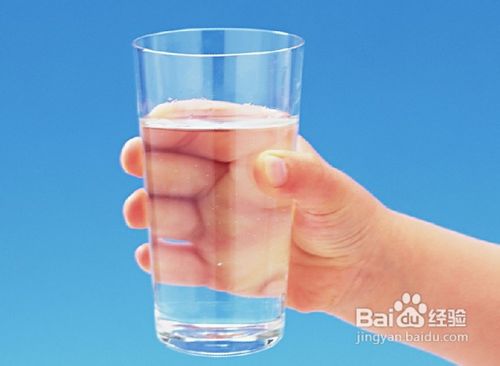 晨起一杯淡盐水,有利还是有弊?