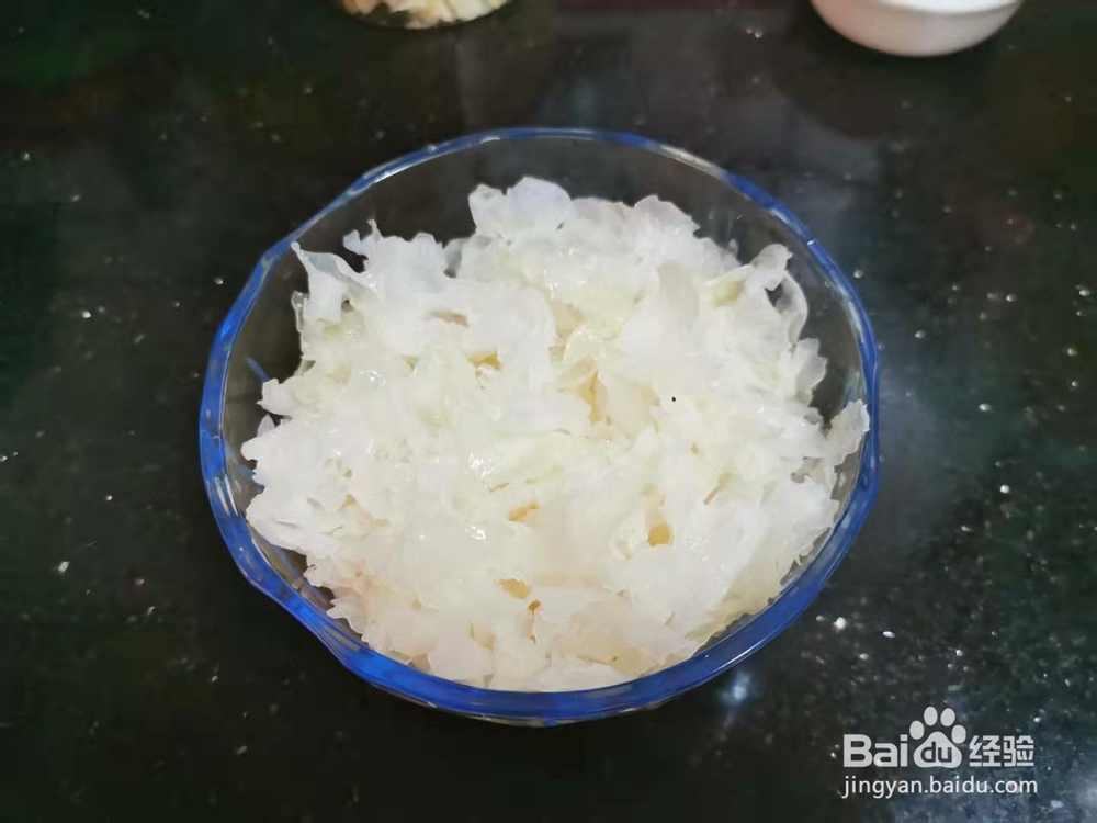 新手适合做的雪梨银耳藕粉糕