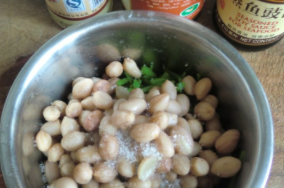 好吃的花生拌芹菜