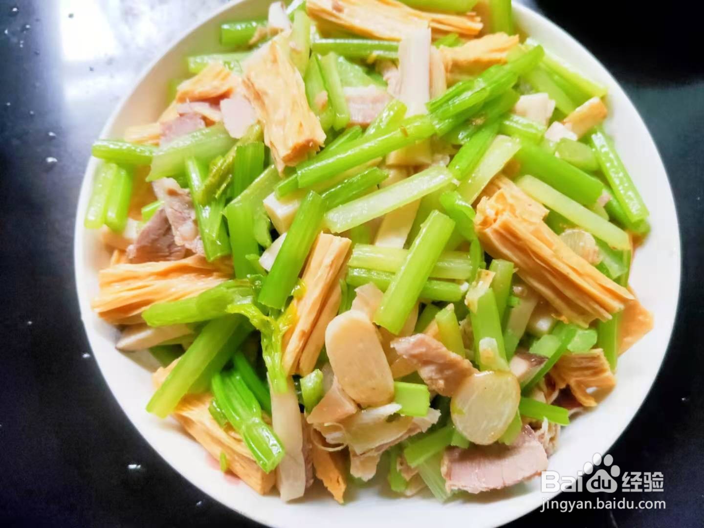 杏鲍菇芹菜腐竹炒肉片---养生菜系列