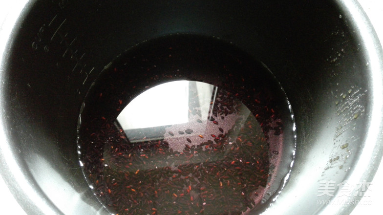 黑米银耳羹的做法