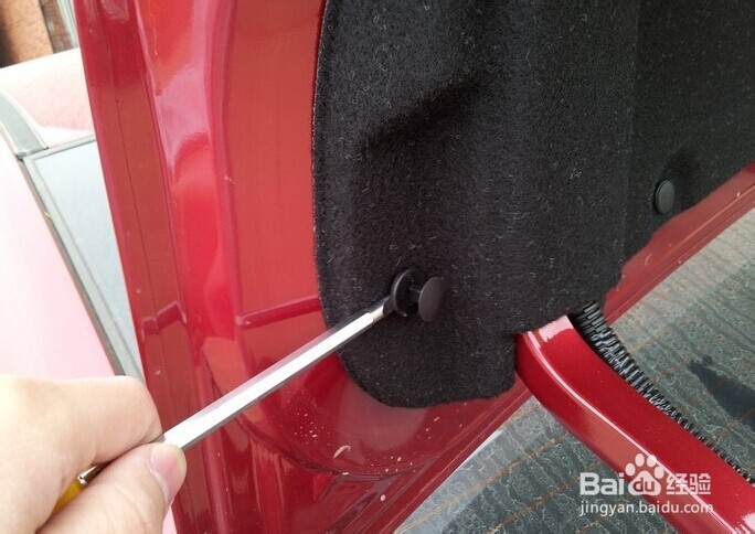 科鲁兹后备箱开关手抠失灵牌照灯不亮后更换