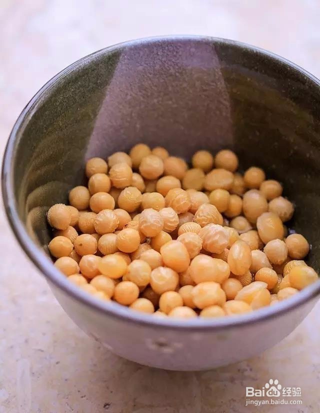 美 容 猪 蹄 汤 炖猪蹄时用上这一招，