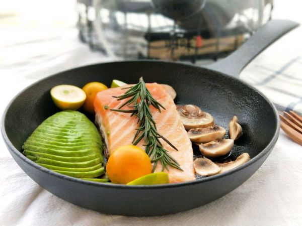 口蘑迷迭香煎三文鱼