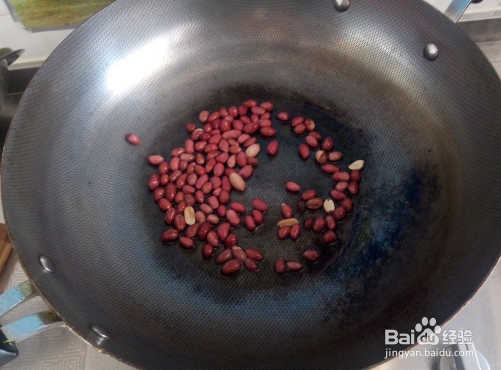 怎样制作果仁菠菜？