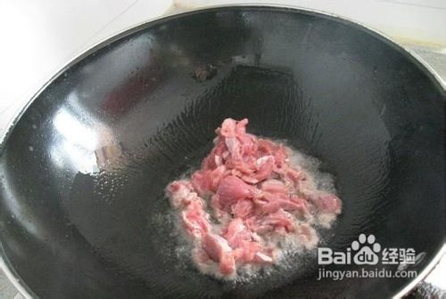美味午餐:蒜白爆炒羊肉的做法