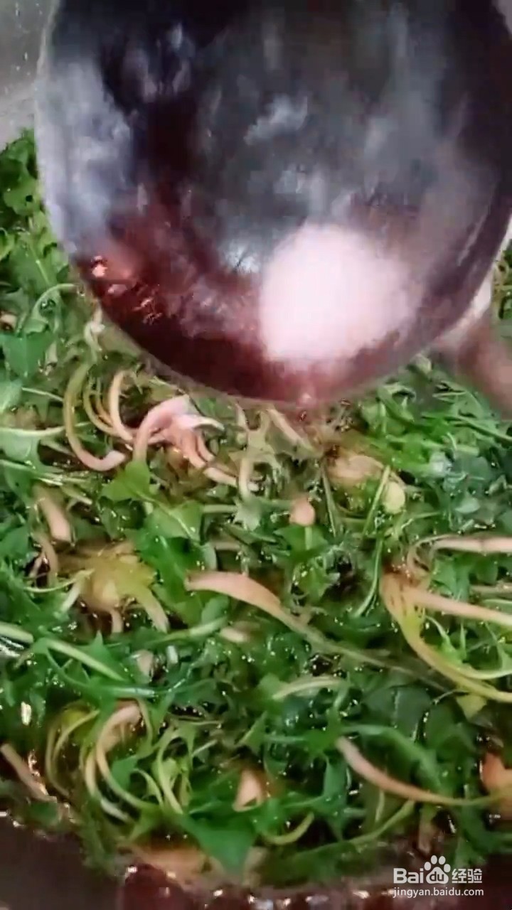 如何自制美味好吃的凉拌蒲公英