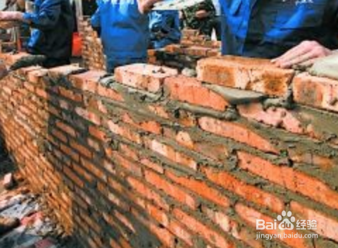 造房子砌好砖之后怎么刷墙