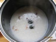 乌梅山楂粥的做法