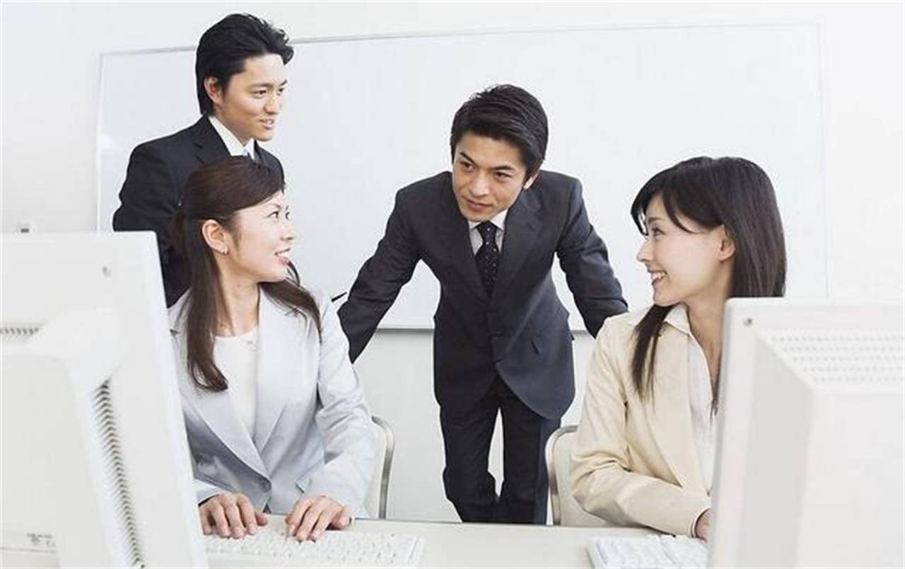 老同学当了领导怎样去接触