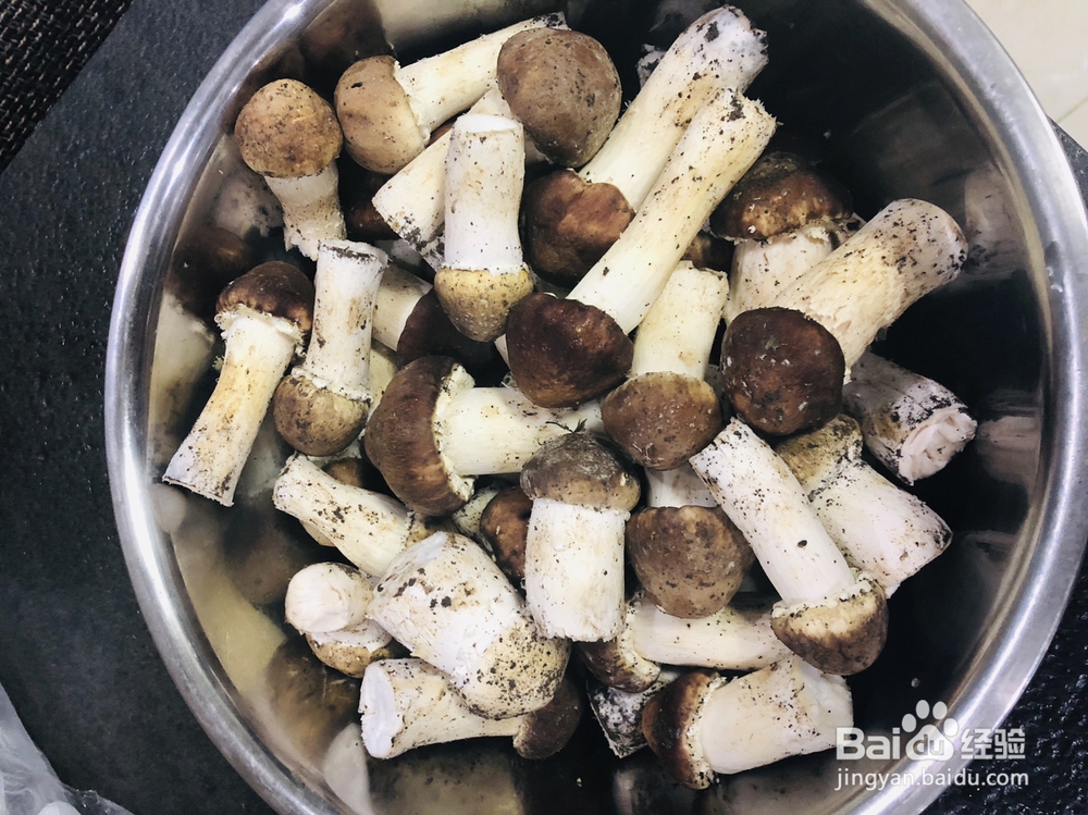 一个人做松茸小白菜蒸饺