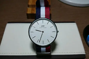 dw手表换电池后需要涂防水胶吗