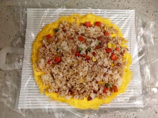 培根时蔬米饭鸡蛋卷