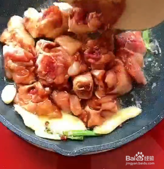 如何做黄焖鸡