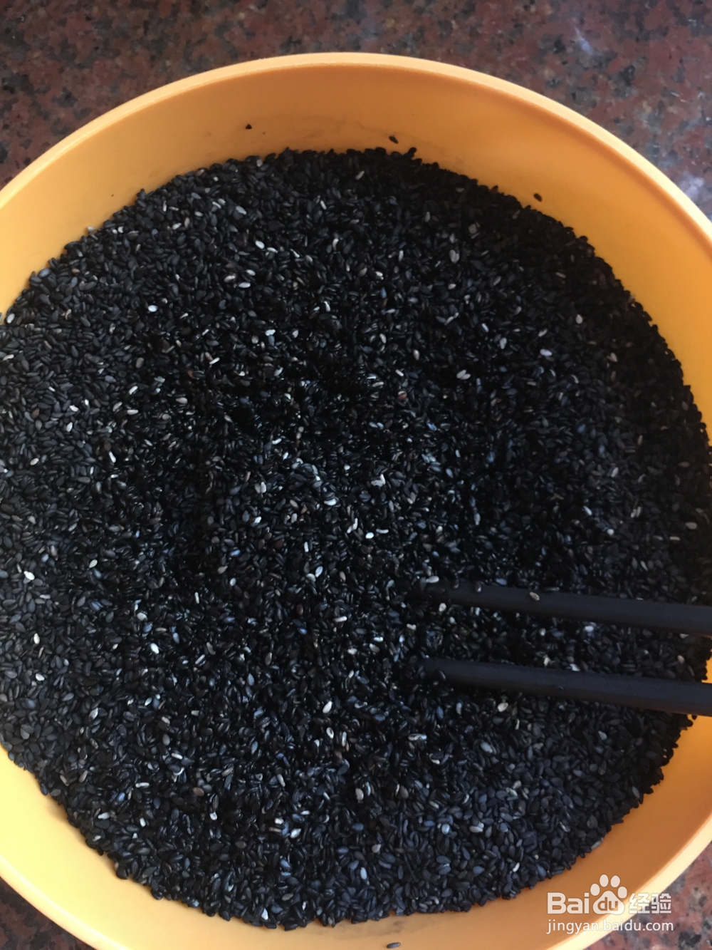 小孩子超喜欢的炒黑芝麻