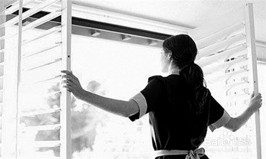 在阴雨天气里如何避免风湿疼痛