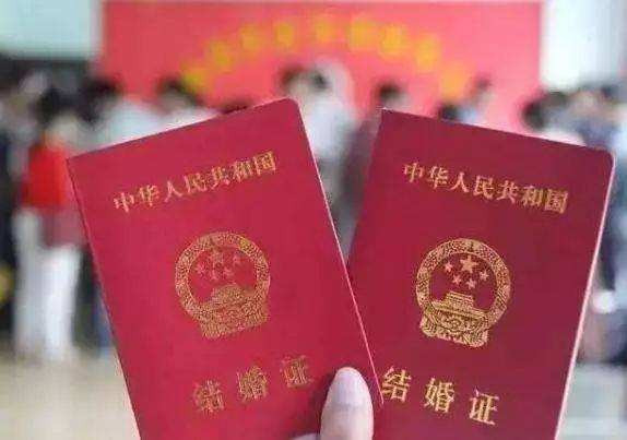 结婚证照片需要露出耳朵吗