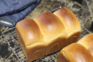 奶茶炼乳吐司的做法