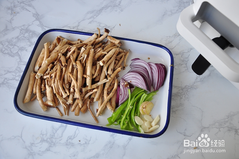 适合懒人做的干锅茶树菇