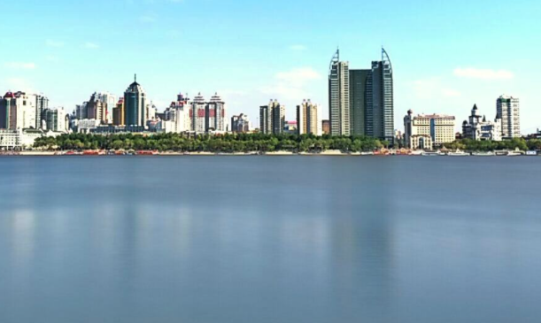 哈尔滨江边在哪