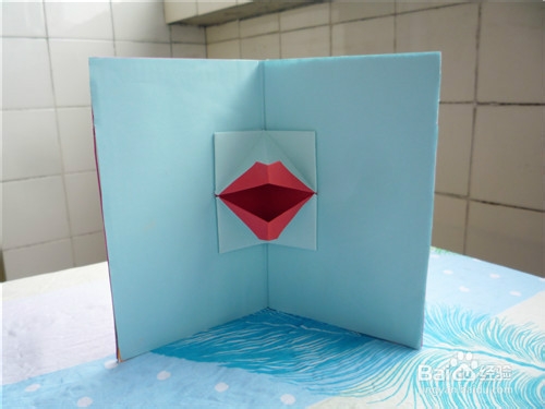 如何手工制作立体红唇贺卡?