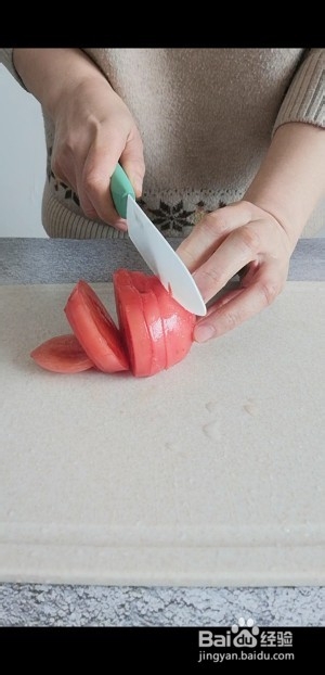 食补养生番茄鸡蛋年糕汤的做法