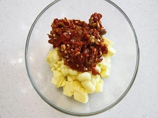 秘制剁椒培根面包怎么做?