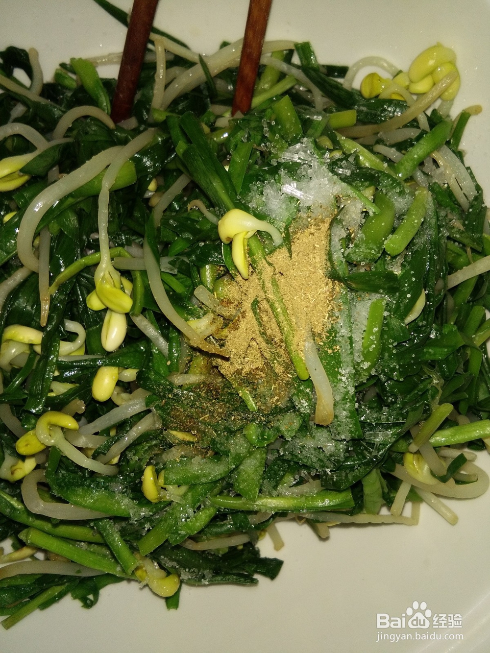 蒜油炝拌韭菜黄豆芽