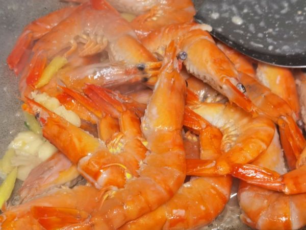 开背蒜蓉黑虎虾