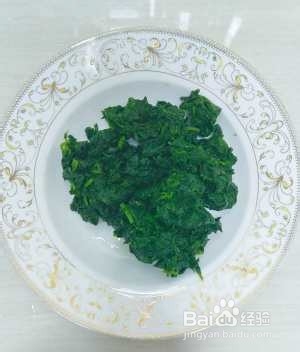 蛋白蒜蓉炒菠菜的做法