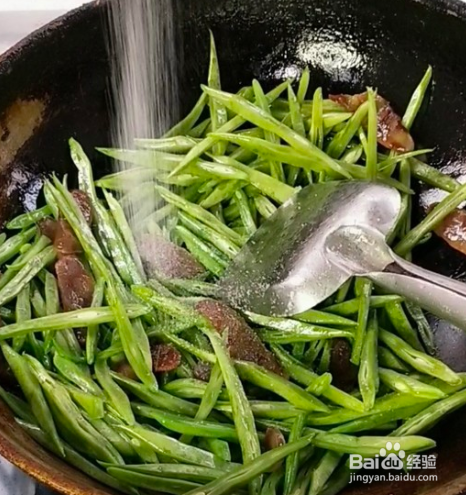 腊肠炒四季豆的家常做法