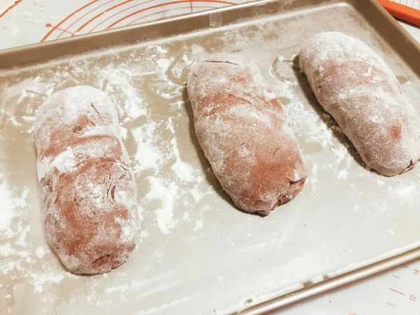 可可麻薯软欧 黑芝麻干果馅面包