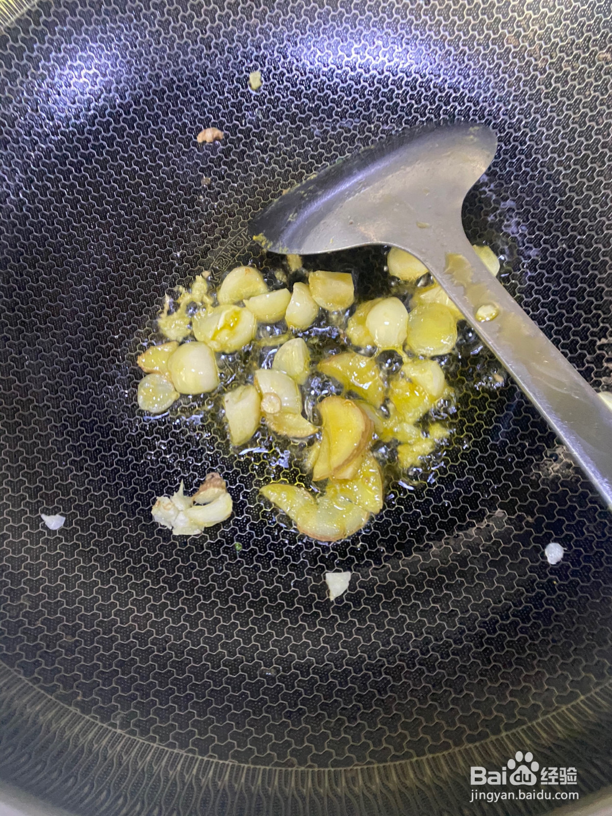 爆炒花甲不要加一滴水的做法