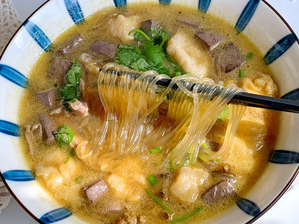 家常鸭血粉丝汤