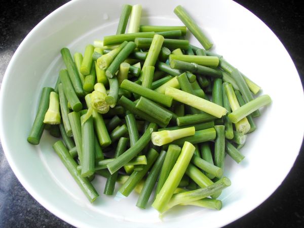 萝卜干蒜薹炒五花肉