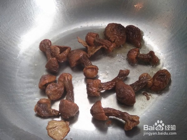 松茸烧白菜的做法