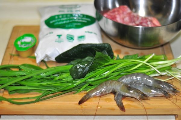 猪肉韭菜虾仁水晶饺